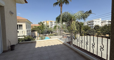 Rent: Unfurnished four bedroom villa in Potamos Germasogeias walking distance to the sea
