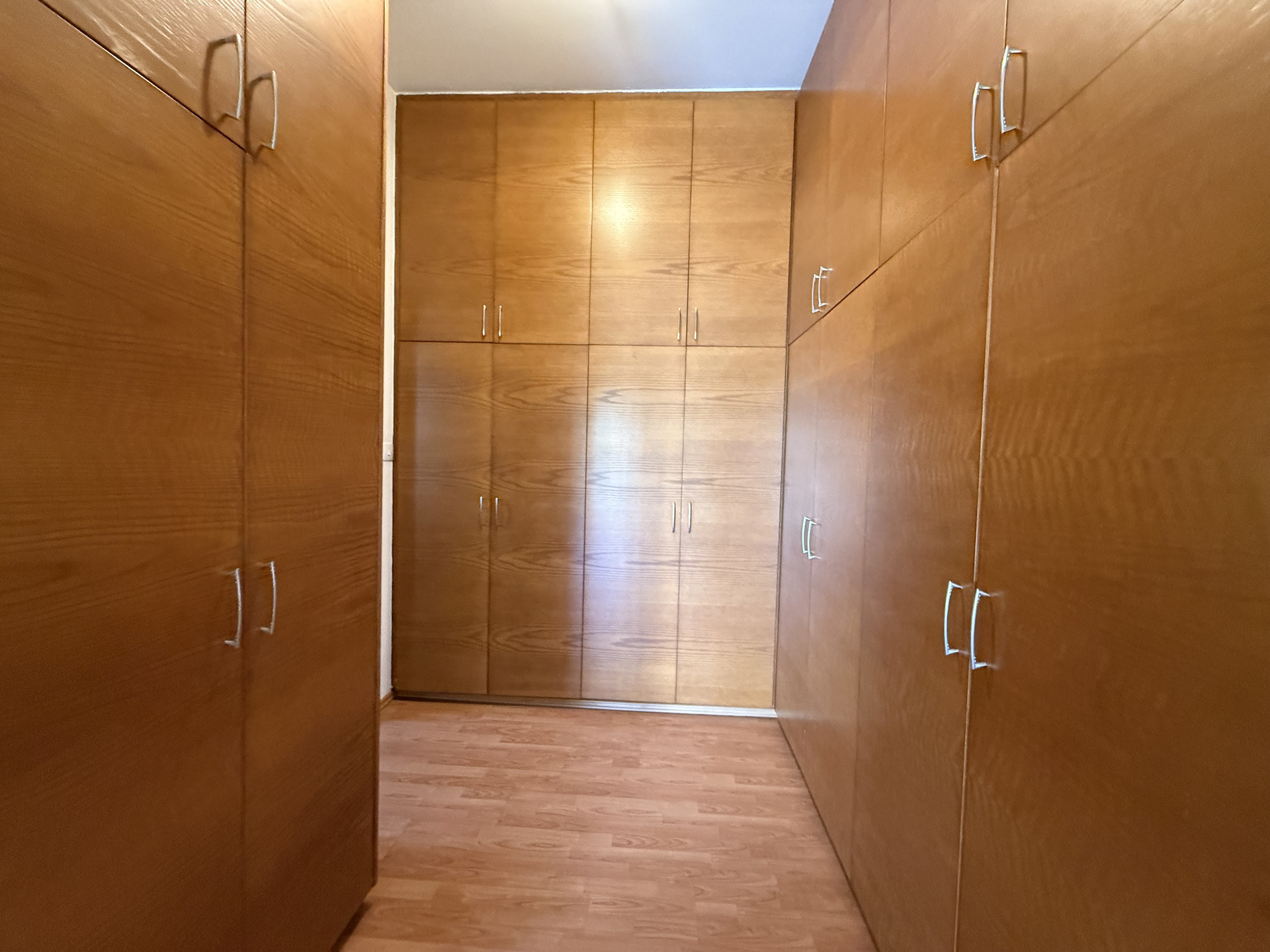 Mieszkanie 4 pokoi 300 m² w Jermasoja, Cypr