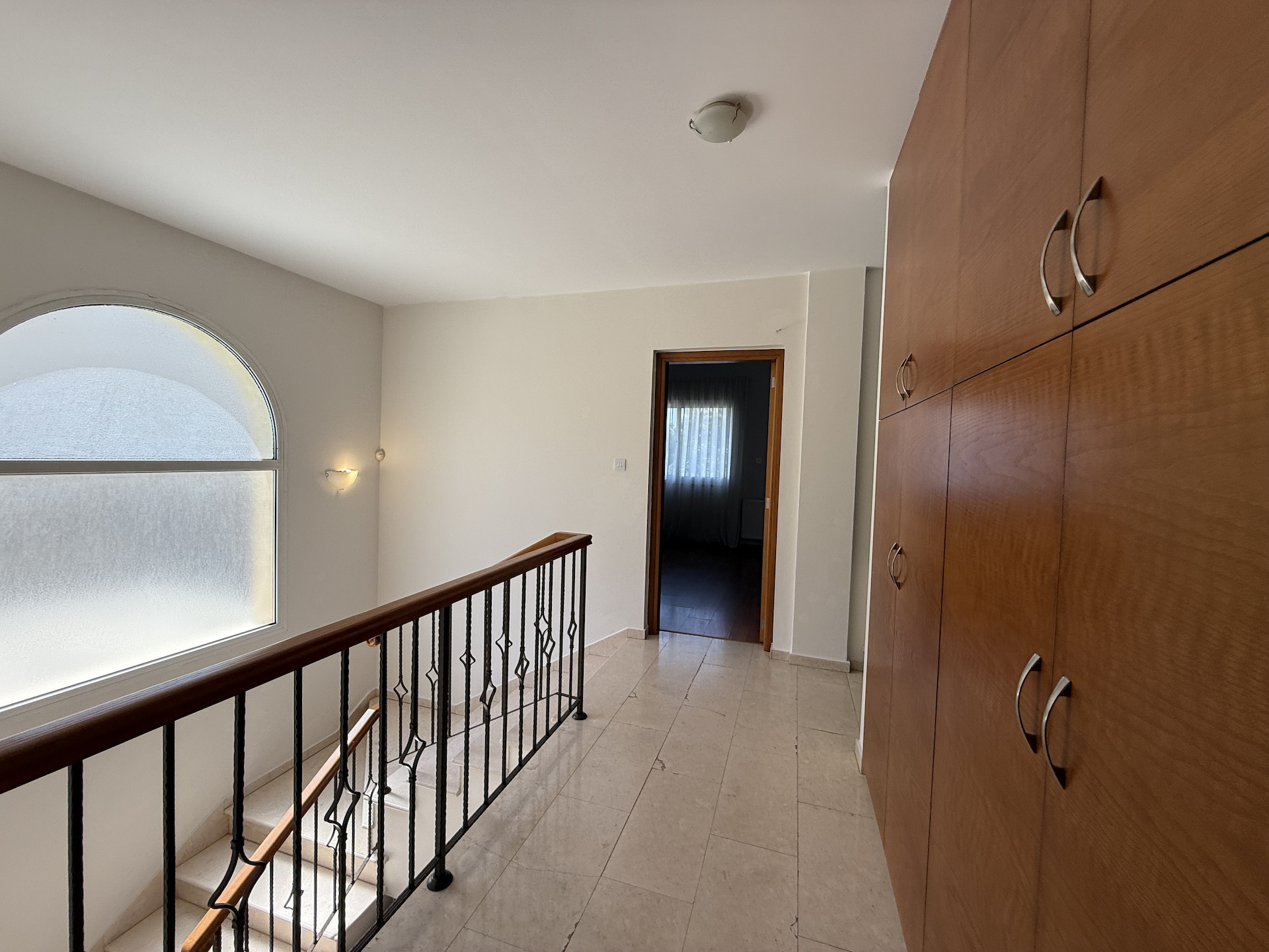 Mieszkanie 4 pokoi 300 m² w Jermasoja, Cypr