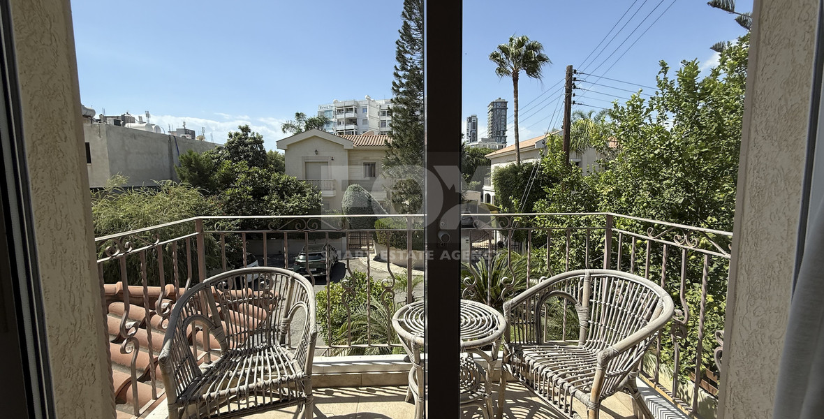 Rent: Unfurnished four bedroom villa in Potamos Germasogeias walking distance to the sea