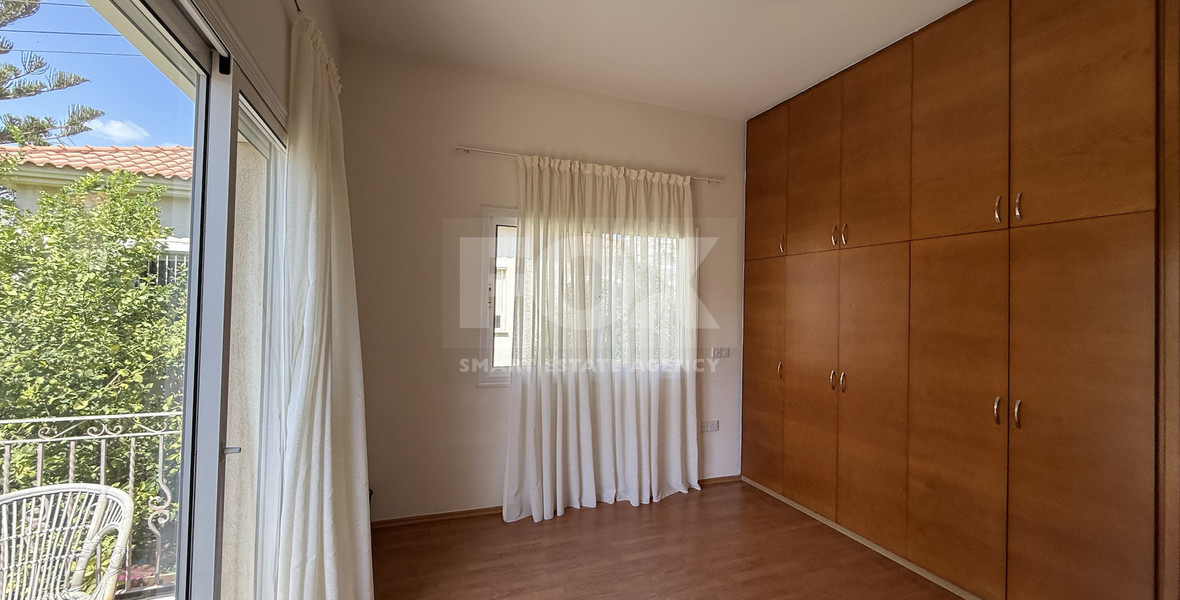 Rent: Unfurnished four bedroom villa in Potamos Germasogeias walking distance to the sea