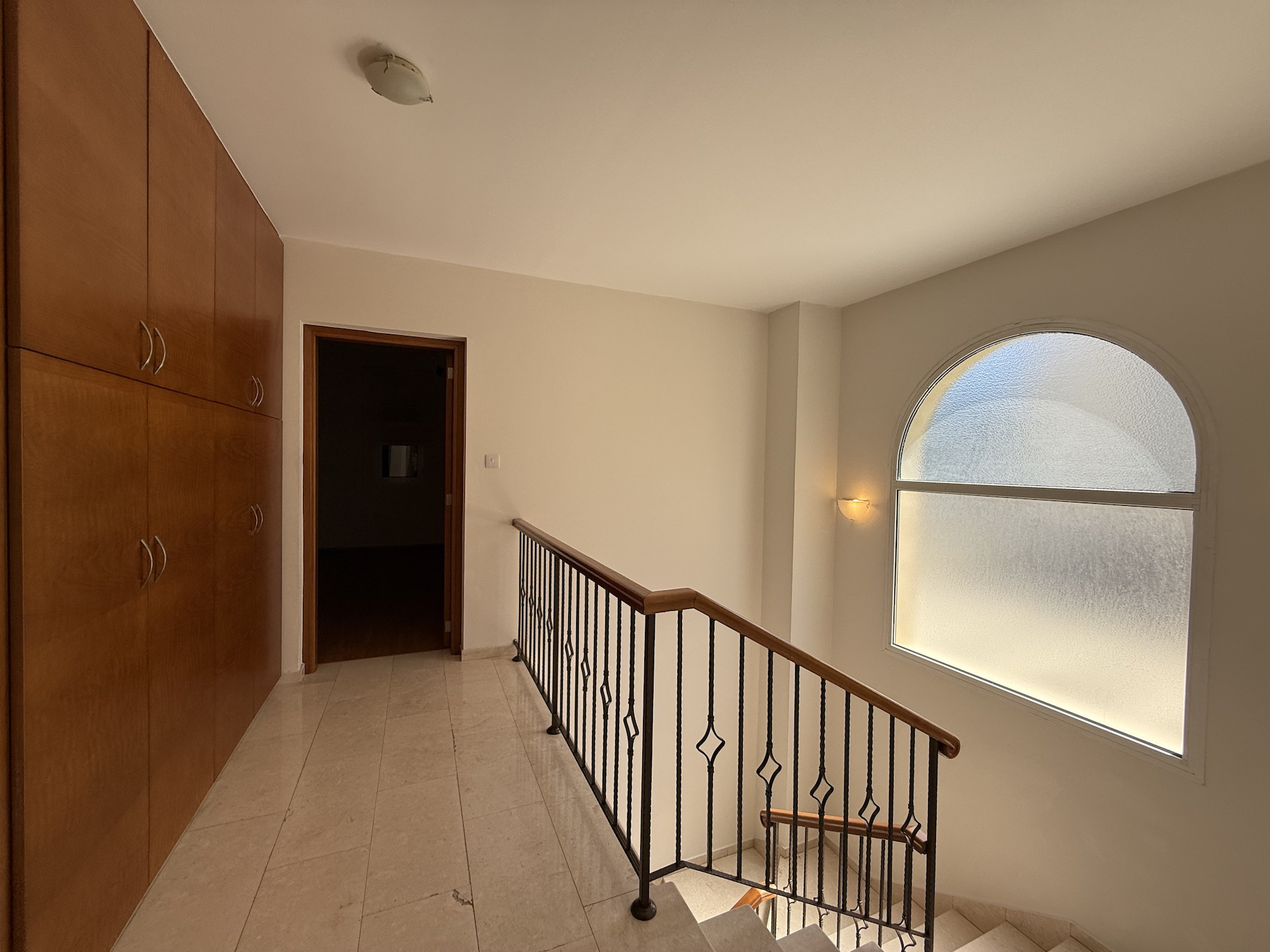 Mieszkanie 4 pokoi 300 m² w Jermasoja, Cypr