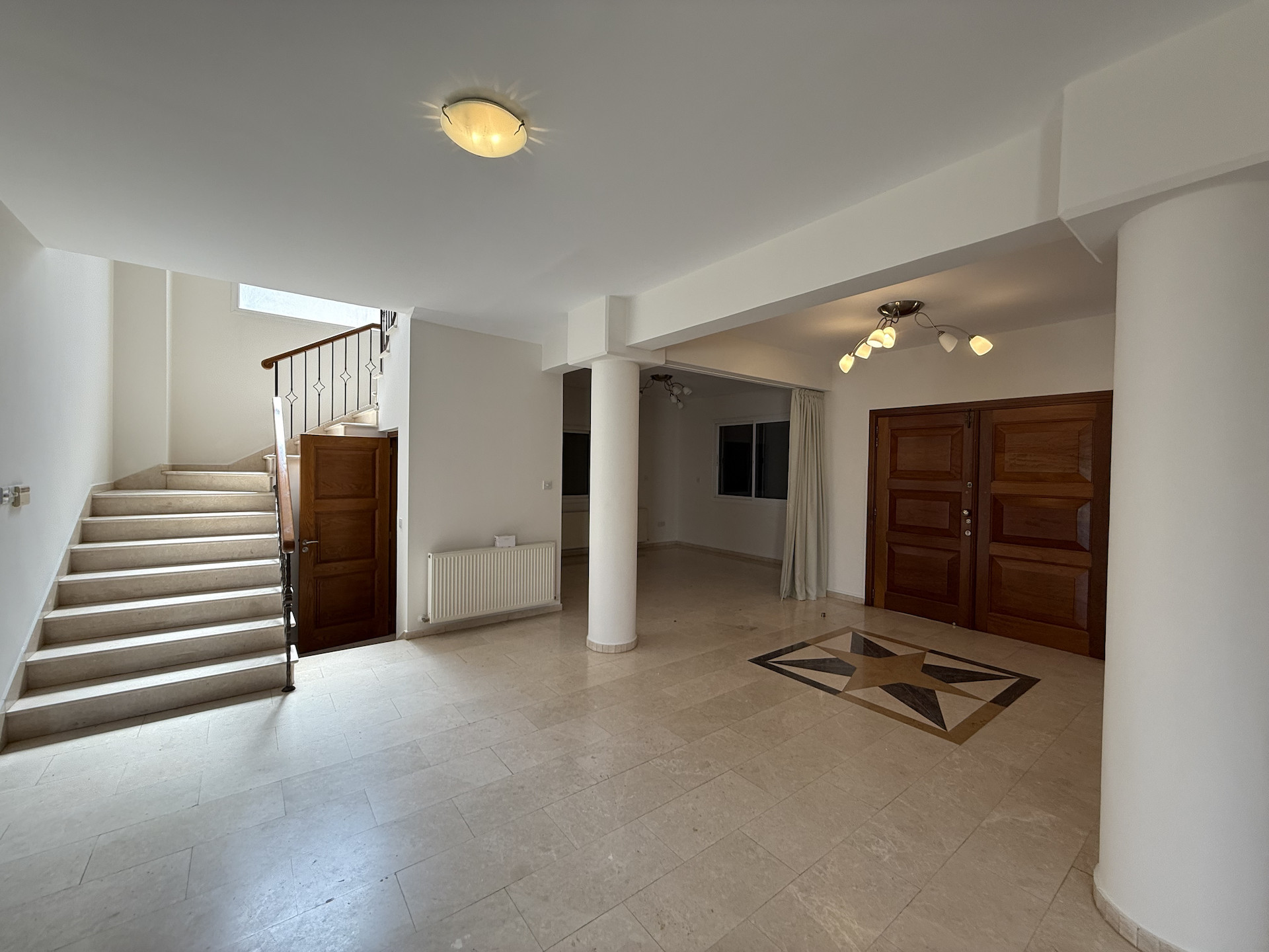 Mieszkanie 4 pokoi 300 m² w Jermasoja, Cypr