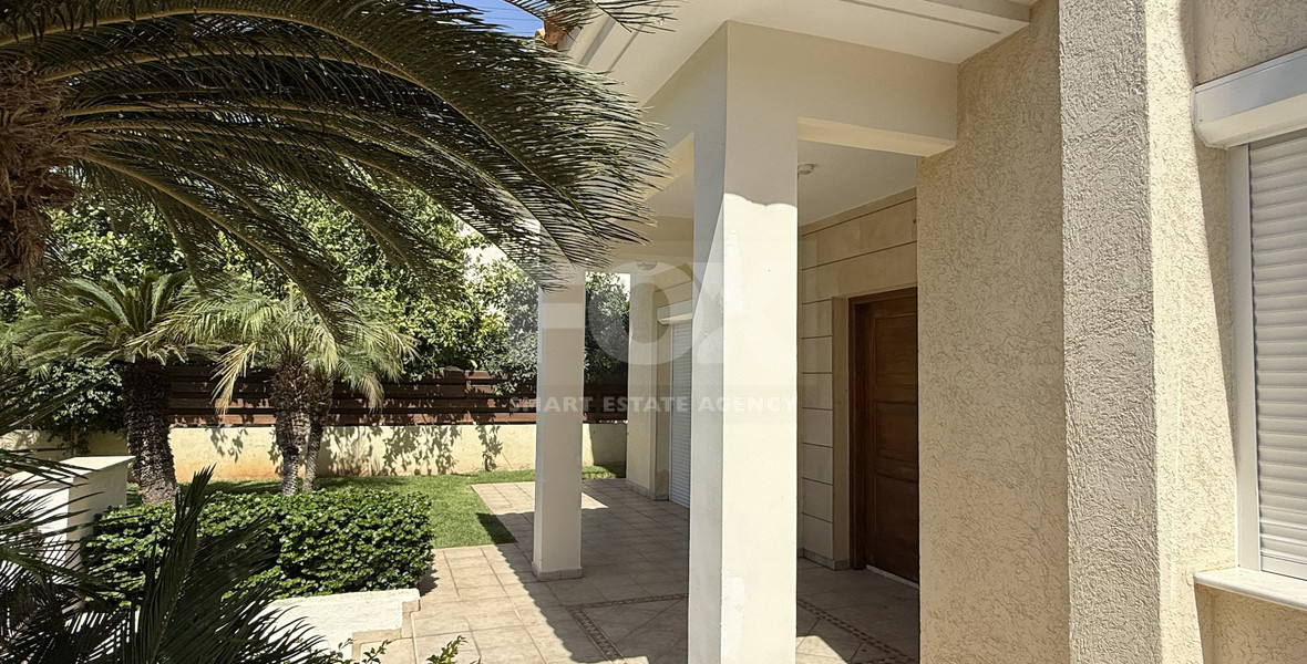Rent: Unfurnished four bedroom villa in Potamos Germasogeias walking distance to the sea