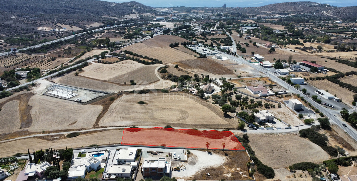 Development Land for Sale in Moni: with Planning License for 5 Houses