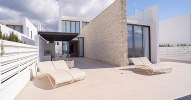 Spacious Five Bedroom Villa in Peaceful Agios Georgios ,Peyia for sale