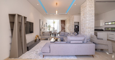 Spacious Five Bedroom Villa in Peaceful Agios Georgios ,Peyia for sale