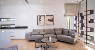 Spacious Five Bedroom Villa in Peaceful Agios Georgios ,Peyia for sale