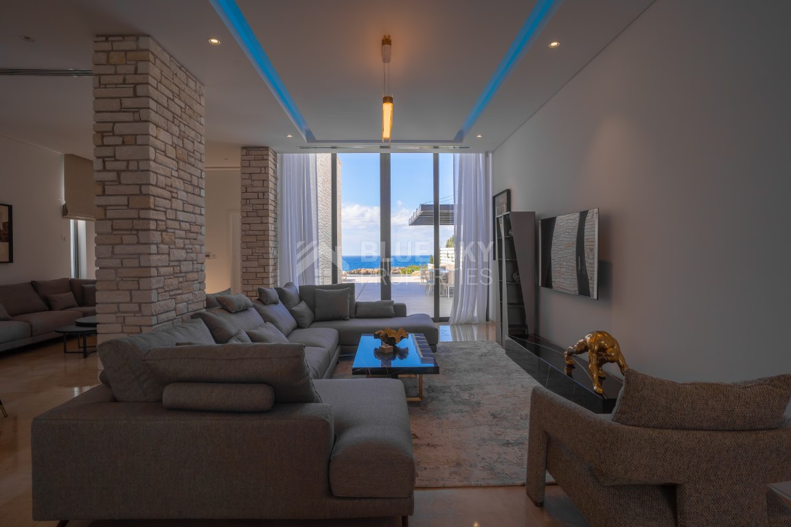 Spacious Five Bedroom Villa in Peaceful Agios Georgios ,Peyia for sale