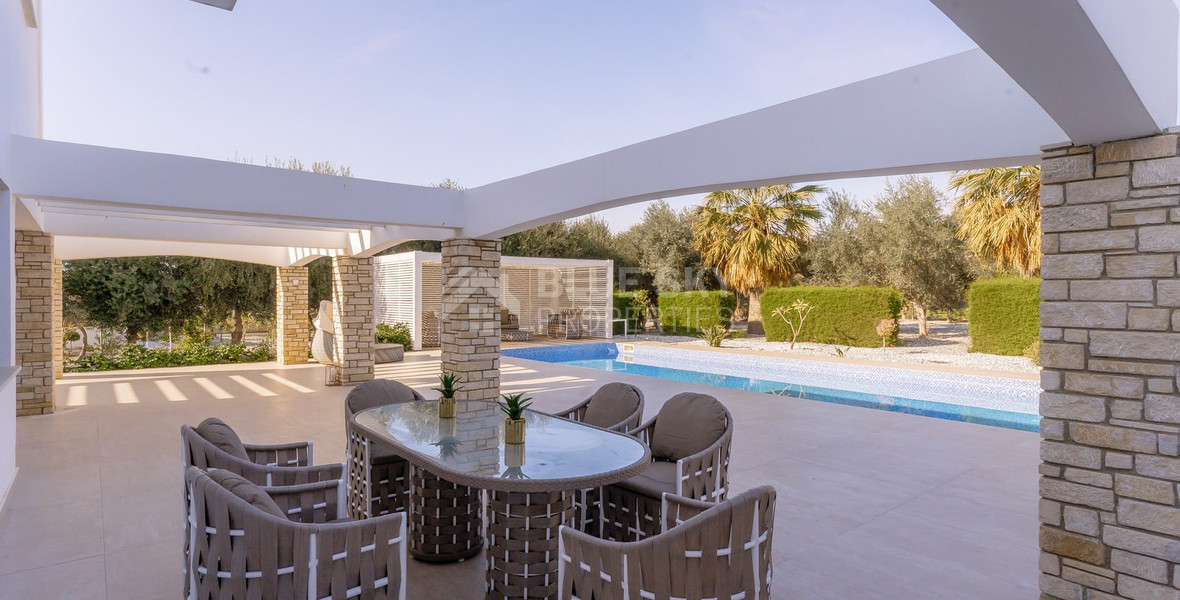 Five Bedroom Panoramic  Villa in Agios Georgios ,Peyia for sale