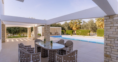 Five Bedroom Panoramic  Villa in Agios Georgios ,Peyia for sale