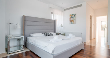 Five Bedroom Panoramic  Villa in Agios Georgios ,Peyia for sale