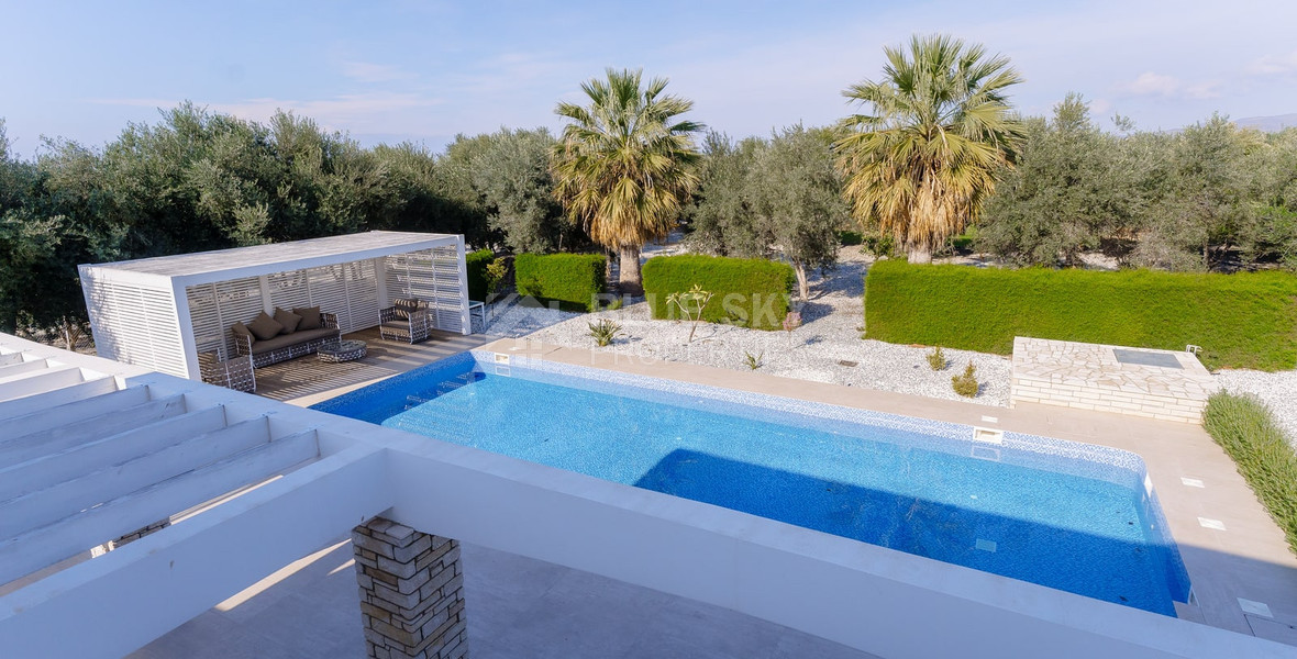 Five Bedroom Panoramic  Villa in Agios Georgios ,Peyia for sale