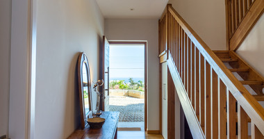 For Sale Detached 6 bedroom Villa in a lovely quiet residential location with easy access to schools