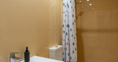 For Sale Detached 6 bedroom Villa in a lovely quiet residential location with easy access to schools