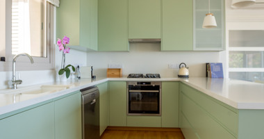 For Sale Detached 6 bedroom Villa in a lovely quiet residential location with easy access to schools