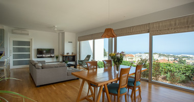 For Sale Detached 6 bedroom Villa in a lovely quiet residential location with easy access to schools