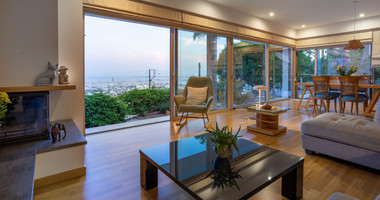 For Sale Detached 6 bedroom Villa in a lovely quiet residential location with easy access to schools