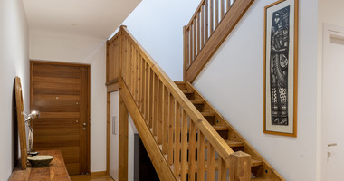 For Sale Detached 6 bedroom Villa in a lovely quiet residential location with easy access to schools