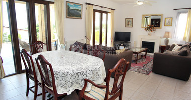 For sale : Three bedroom house in Stroumbi , Paphos