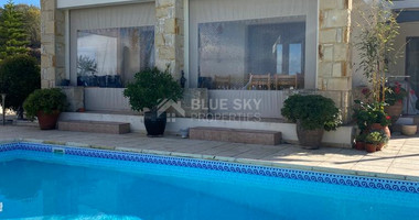 For sale : Three bedroom house in Stroumbi , Paphos