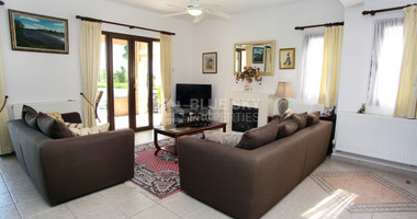 For sale : Three bedroom house in Stroumbi , Paphos