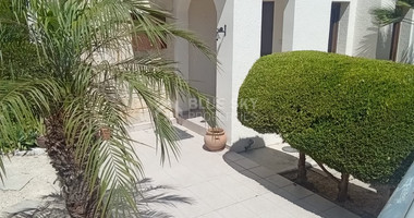 For sale : Three bedroom house in Stroumbi , Paphos