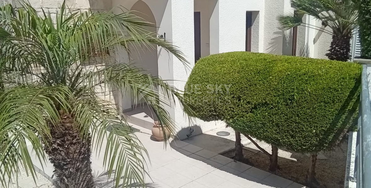 For sale : Three bedroom house in Stroumbi , Paphos