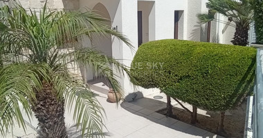 For sale : Three bedroom house in Stroumbi , Paphos