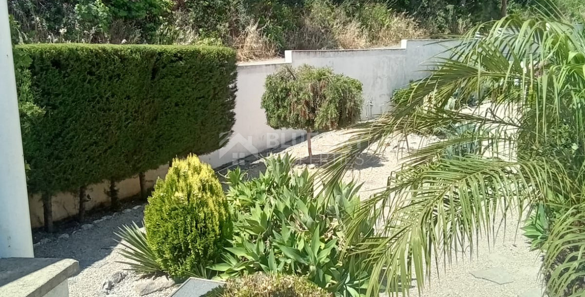 For sale : Three bedroom house in Stroumbi , Paphos