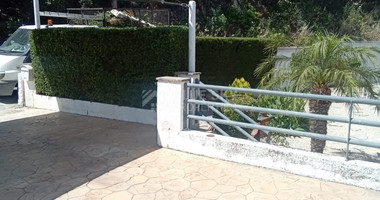 For sale : Three bedroom house in Stroumbi , Paphos