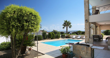 For sale : Three bedroom house in Stroumbi , Paphos