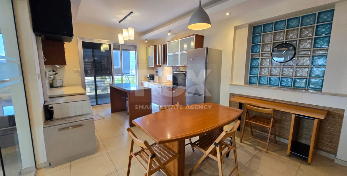 Top Floor Office for Rent – Full 4th Floor with Panoramic Views near Pafou Avenue, City Centre