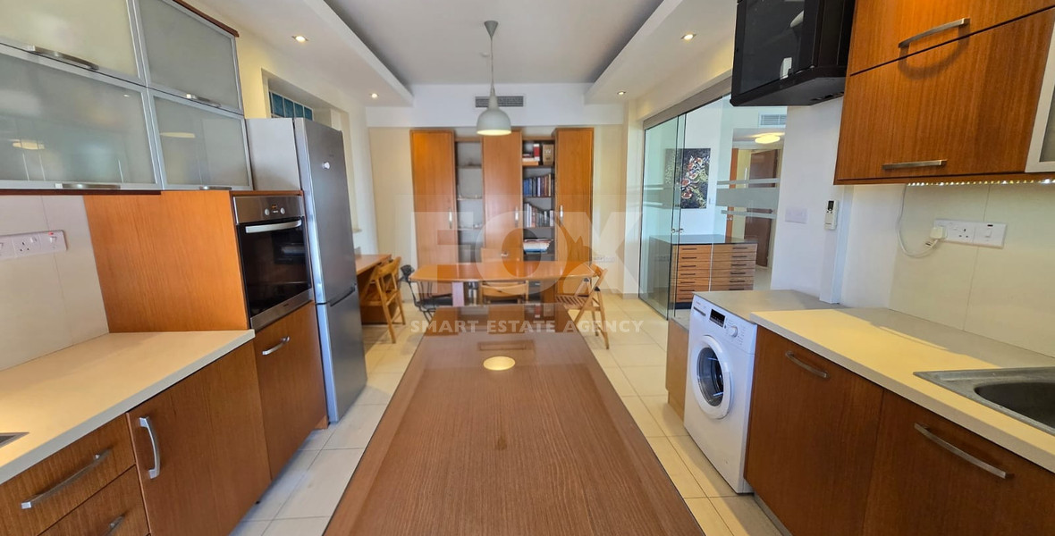 Top Floor Office for Rent – Full 4th Floor with Panoramic Views near Pafou Avenue, City Centre