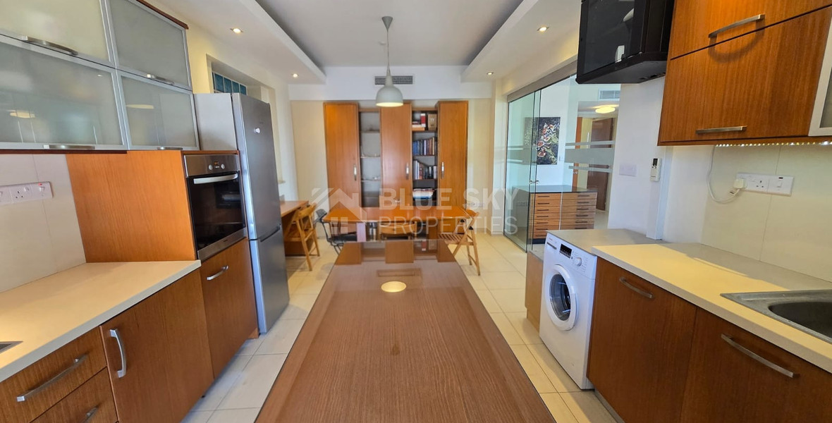 Top Floor Office for Rent – Full 4th Floor with Panoramic Views near Pafou Avenue, City Centre