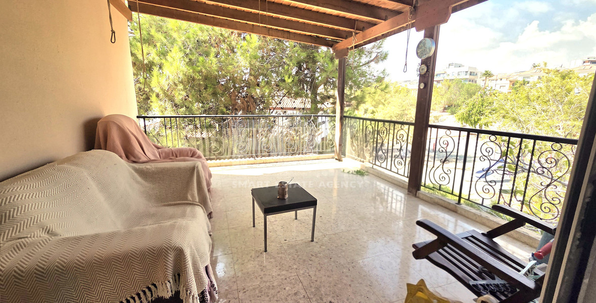 Five plus one bedroom detached house with big garden available for rent in Agios Athanasios Limassol