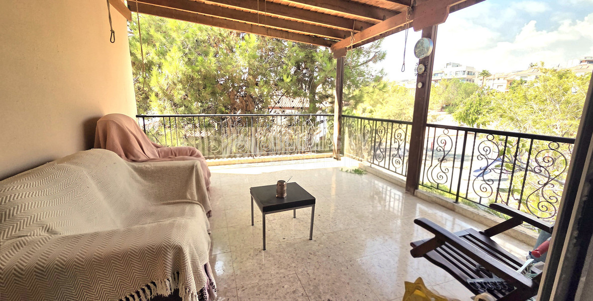 Five plus one bedroom detached house with big garden available for rent in Agios Athanasios Limassol