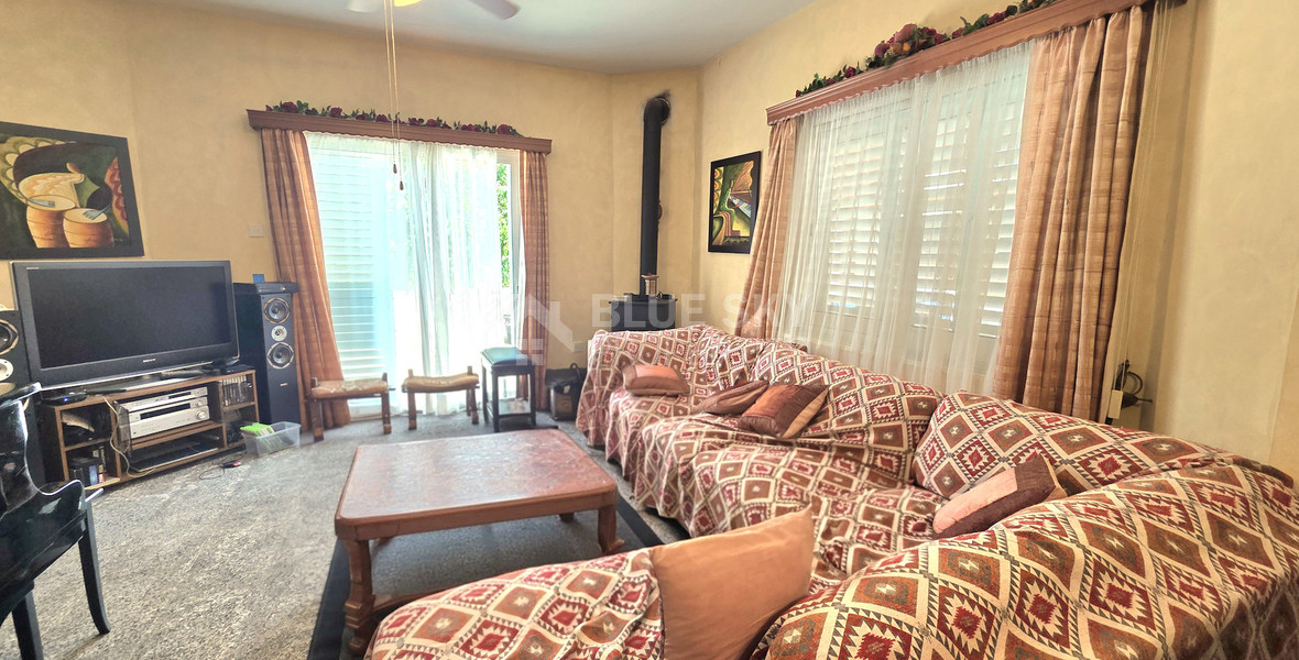 Five plus one bedroom detached house with big garden available for rent in Agios Athanasios Limassol