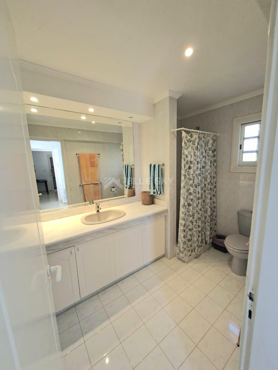 Three-Bedroom Villa for Sale in Kamares Village – Panoramic Views & Private Pool