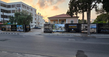 Three bedroom apartment in Paphos Center