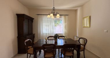 RENT: FULLY RENOVATED FOUR BEDROOM DETACHED HOUSE WITH LARGE GARDEN IN CENTRAL LIMASSOL