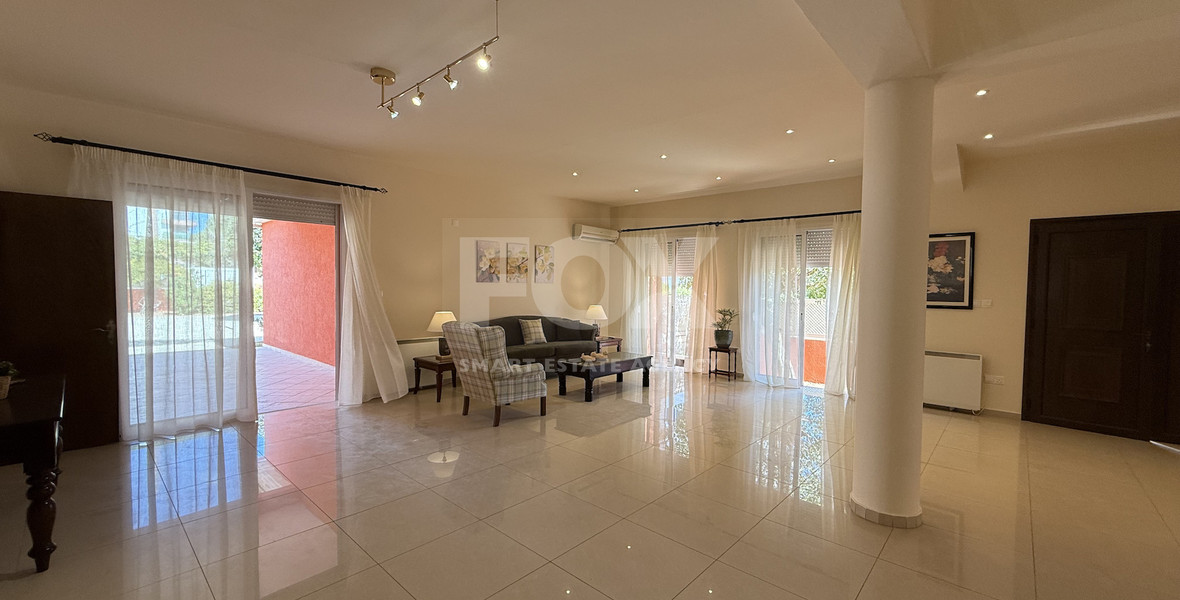 RENT: FULLY RENOVATED FOUR BEDROOM DETACHED HOUSE WITH LARGE GARDEN IN CENTRAL LIMASSOL