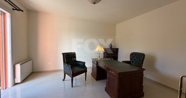 RENT: FULLY RENOVATED FOUR BEDROOM DETACHED HOUSE WITH LARGE GARDEN IN CENTRAL LIMASSOL