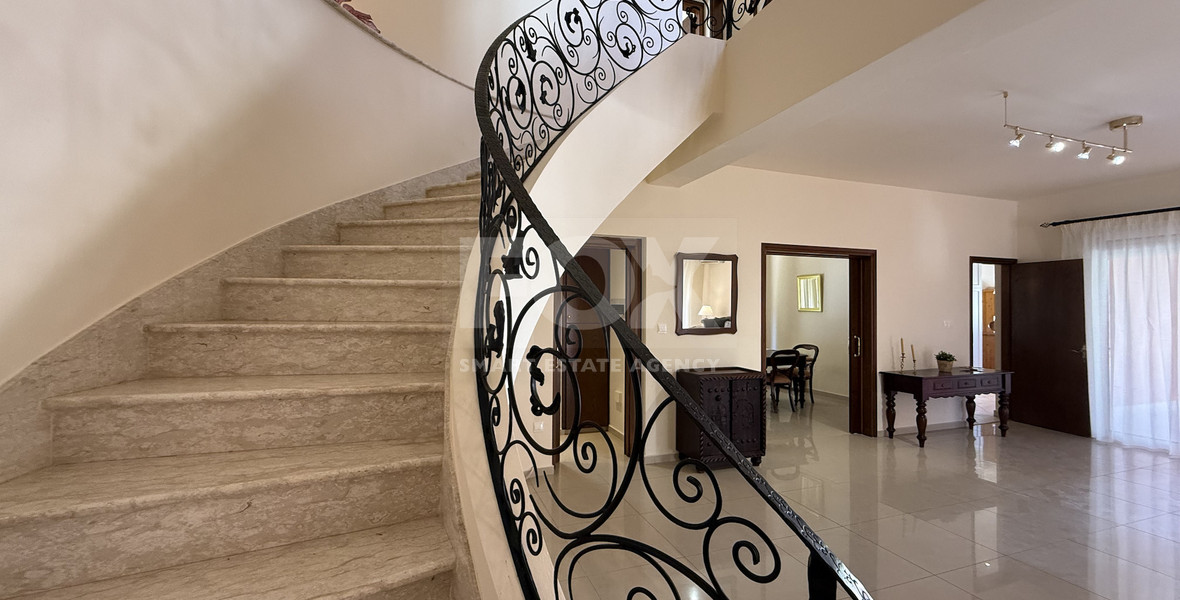 RENT: FULLY RENOVATED FOUR BEDROOM DETACHED HOUSE WITH LARGE GARDEN IN CENTRAL LIMASSOL