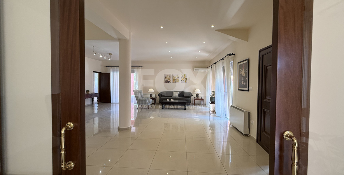 RENT: FULLY RENOVATED FOUR BEDROOM DETACHED HOUSE WITH LARGE GARDEN IN CENTRAL LIMASSOL