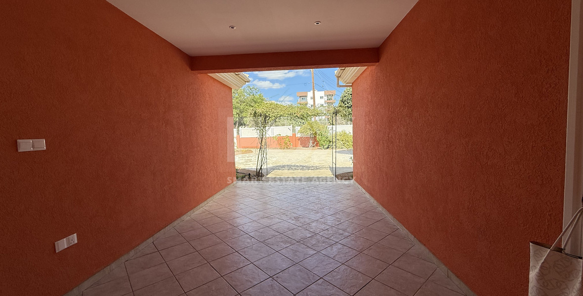 RENT: FULLY RENOVATED FOUR BEDROOM DETACHED HOUSE WITH LARGE GARDEN IN CENTRAL LIMASSOL