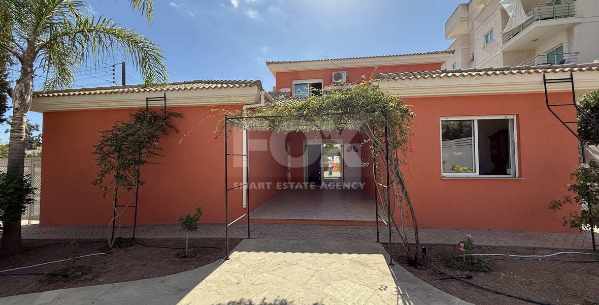 RENT: FULLY RENOVATED FOUR BEDROOM DETACHED HOUSE WITH LARGE GARDEN IN CENTRAL LIMASSOL