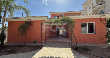 RENT: FULLY RENOVATED FOUR BEDROOM DETACHED HOUSE WITH LARGE GARDEN IN CENTRAL LIMASSOL