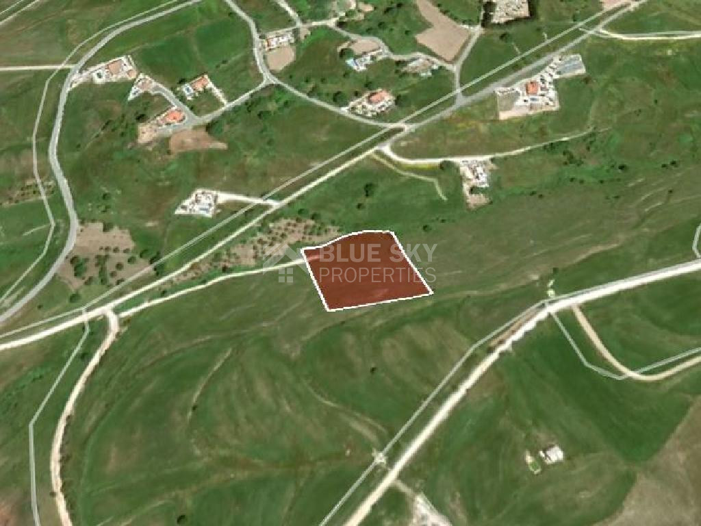 Scenic land for sale in Pano Arodes, Paphos District – ideal for building primary or holiday homes in a peaceful location near amenities.