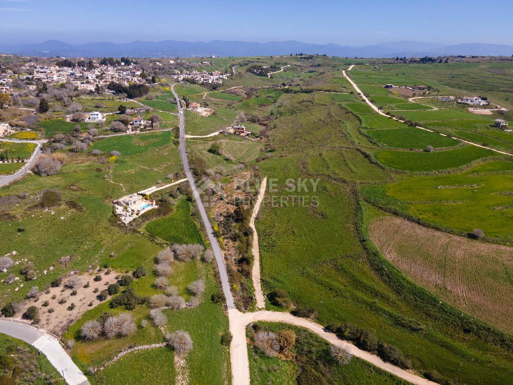 Scenic land for sale in Pano Arodes, Paphos District – ideal for building primary or holiday homes in a peaceful location near amenities.